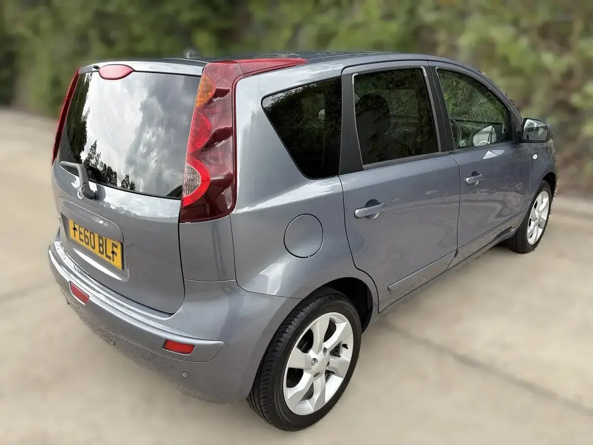Used Nissan Note Tekna 110 HP (80 kW) 2010 Grey Hatchback