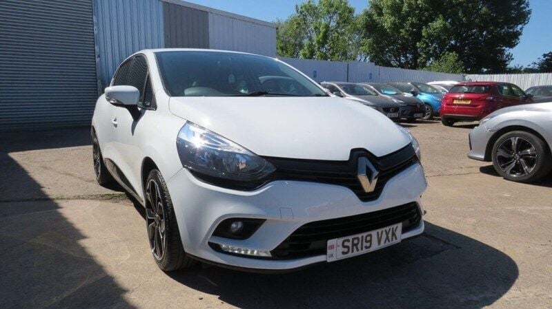 White Used 2019 Renault Clio IV Iconic Hatchback | £6,595 (Super price) - Image 1/4