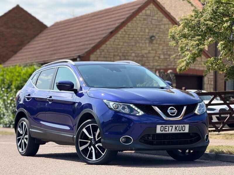 Blue Used 2017 Nissan Qashqai Tekna SUV | £10,450 (Fair price) - Image 1/4