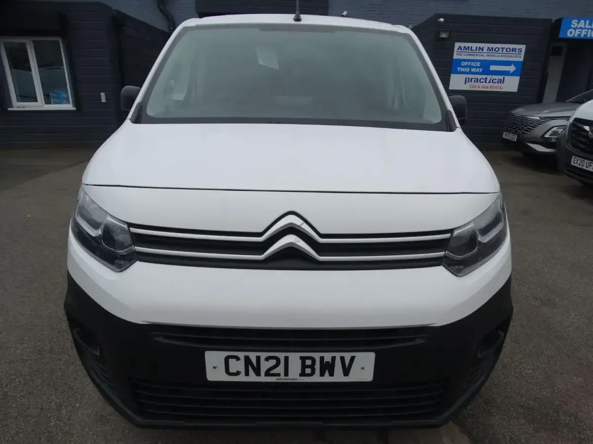 Begagnad Citroën Berlingo PureTech 2021 Grå Minibuss