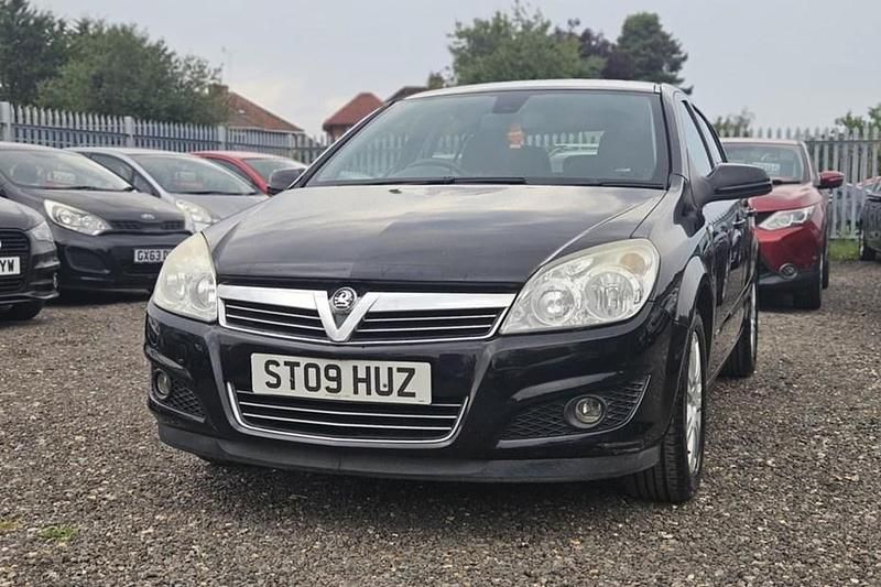 Black Used 2009 Vauxhall Astra Elite Hatchback | £1,495 (Good price) - Image 1/1