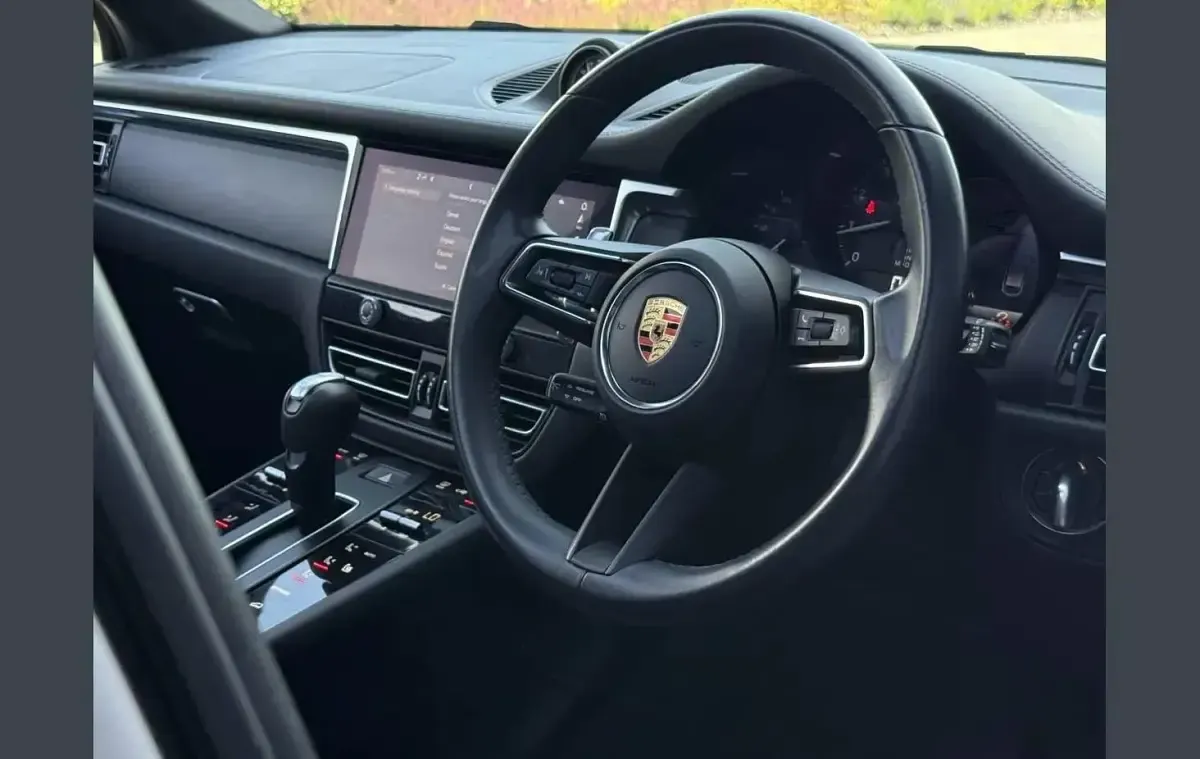 Used Porsche Macan 261 HP (191 kW) 2022 Grey SUV
