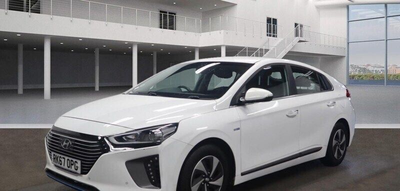 Polar white Used 2017 Hyundai Ioniq Premium Sedan | £11,975 (Fair price) - Image 1/4