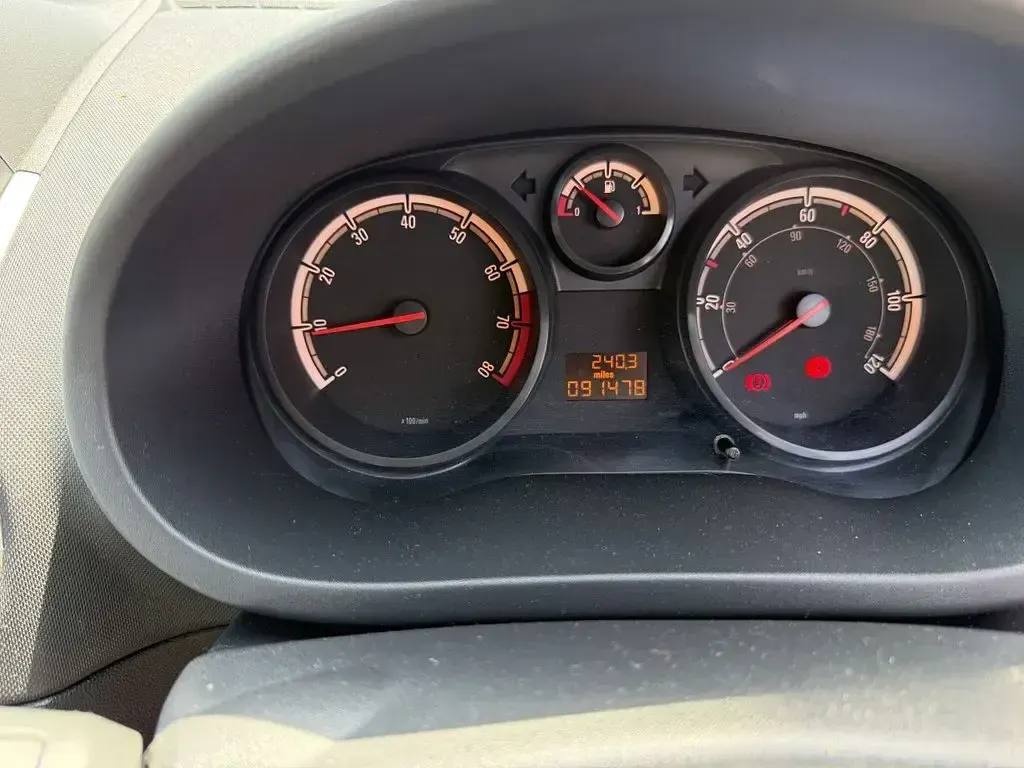 Begagnad Vauxhall Corsa 2013 Röd Halvkombi