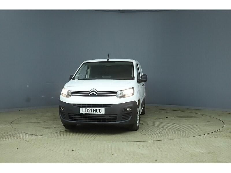 Used Citroën Berlingo 100 HP (73 kW) 2021 White MPV