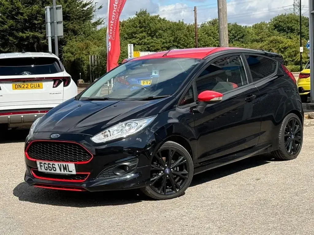 Used Ford Fiesta Zetec 140 HP (102 kW) 2016 Black Hatchback
