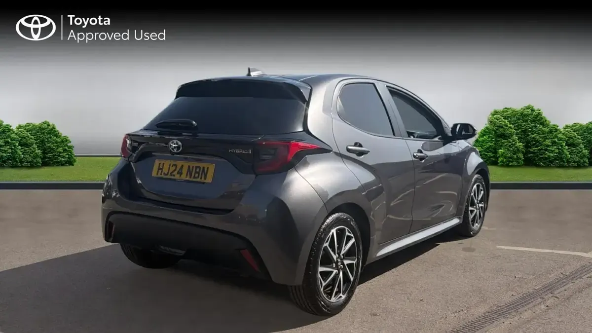 Used Toyota Yaris Design 116 HP (85 kW) 2024 Decuma grey Hatchback