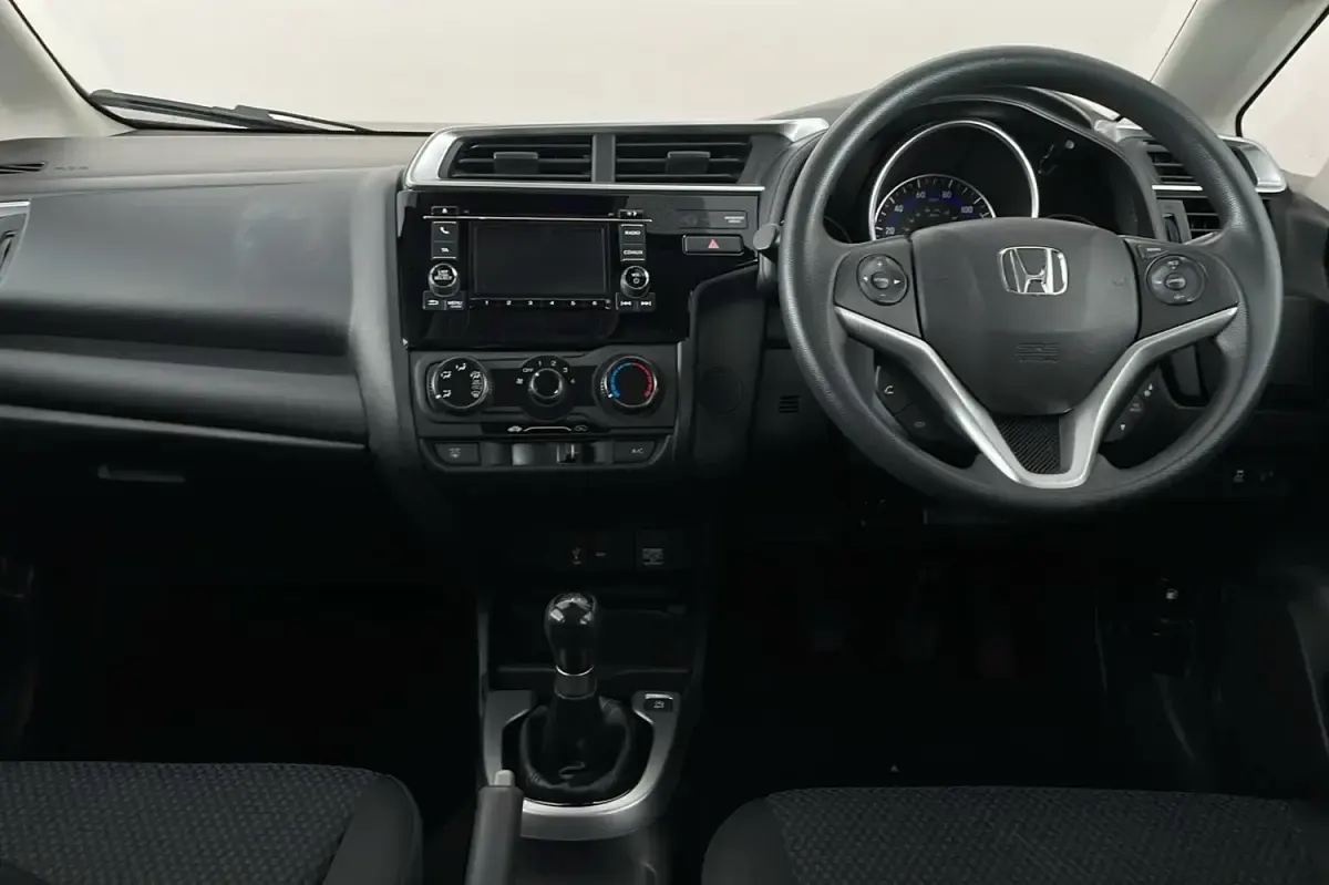 Second-hand Honda Jazz S 102 CP (75 kW) 2019 Alb Hatchback