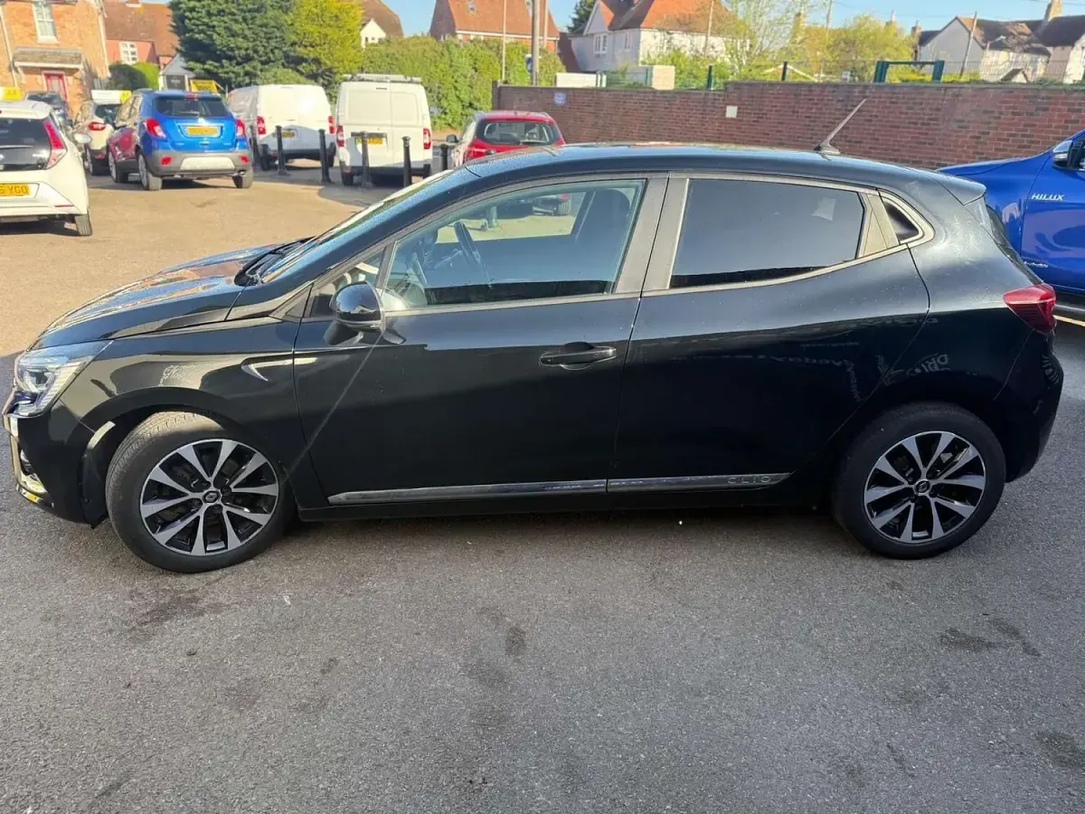 Used Renault Clio V Iconic 2020 Black Hatchback