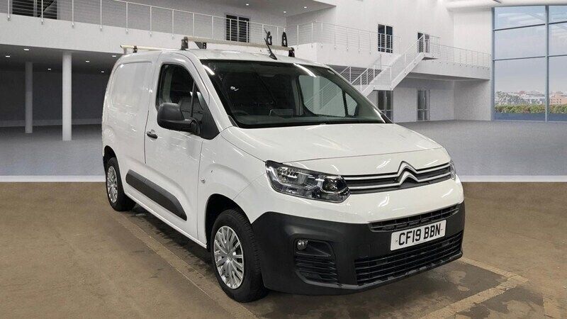 Polar white Used 2019 Citroën Berlingo MPV | £7,675 (Super price) - Image 1/4