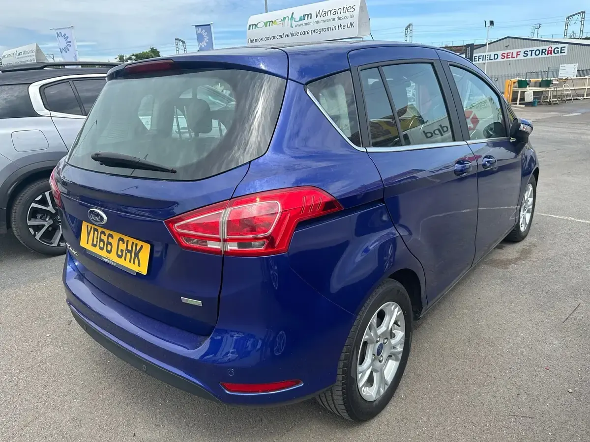 Used Ford B-MAX Zetec 100 HP (73 kW) 2016 Blue MPV
