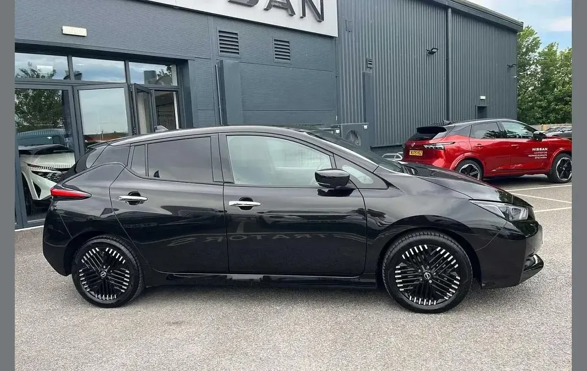 Occasion Nissan Leaf N-Connecta 108 kW (147 ch) 2024 Noir Citadine