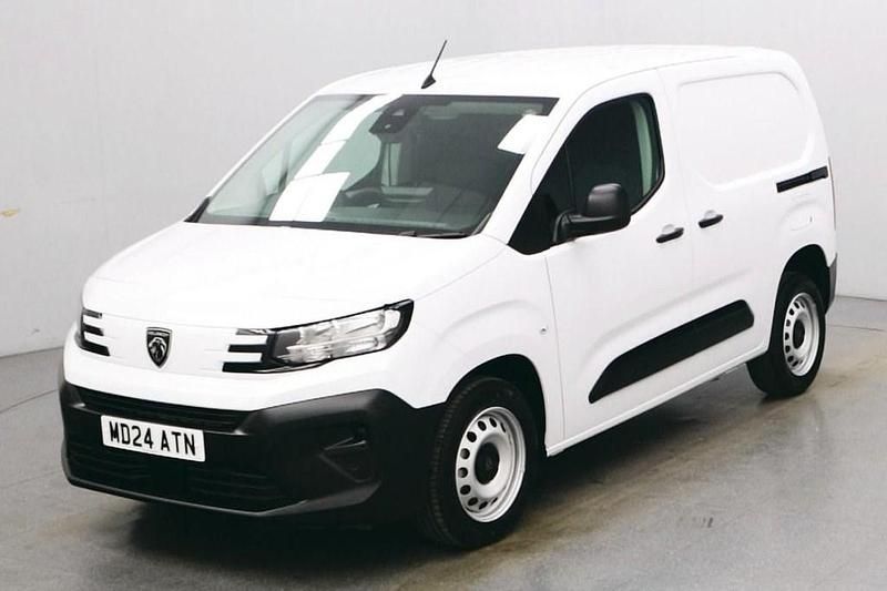 White Used 2024 Peugeot Partner MPV | £14,490 (Fair price) - Image 1/4