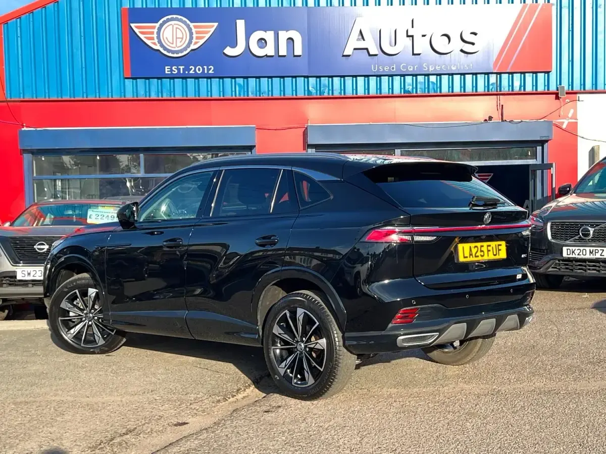 Used MG HS SE 2025 Black SUV