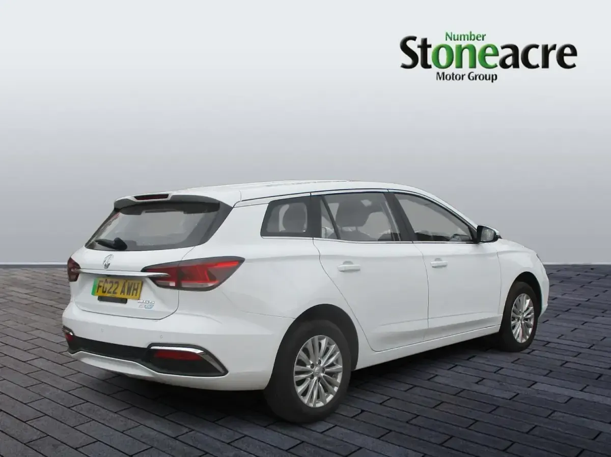 Używany MG MG5 EV Excite 114 kW (156 KM) 2022 Biały Kombi
