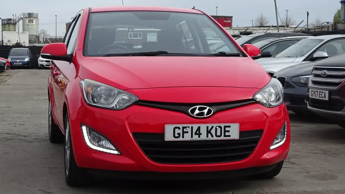 Käytetty Hyundai i20 Style 2014 Punainen Viistoperä