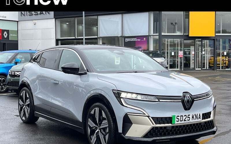 Grey New 2025 Renault Mégane Iconic Hatchback | £26,848 (Expensive) - Image 1/3