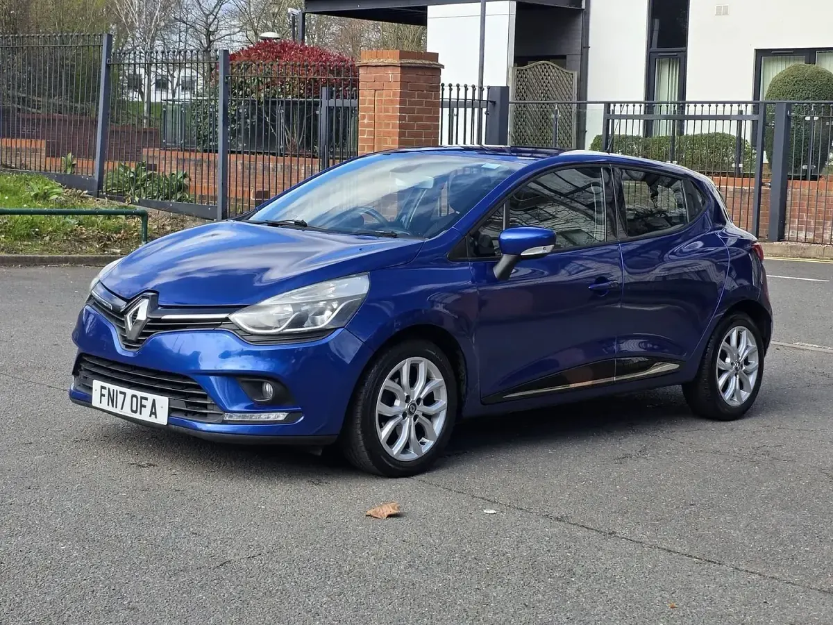 Used Renault Clio Dynamique 75 HP (55 kW) 2017 Blue Hatchback