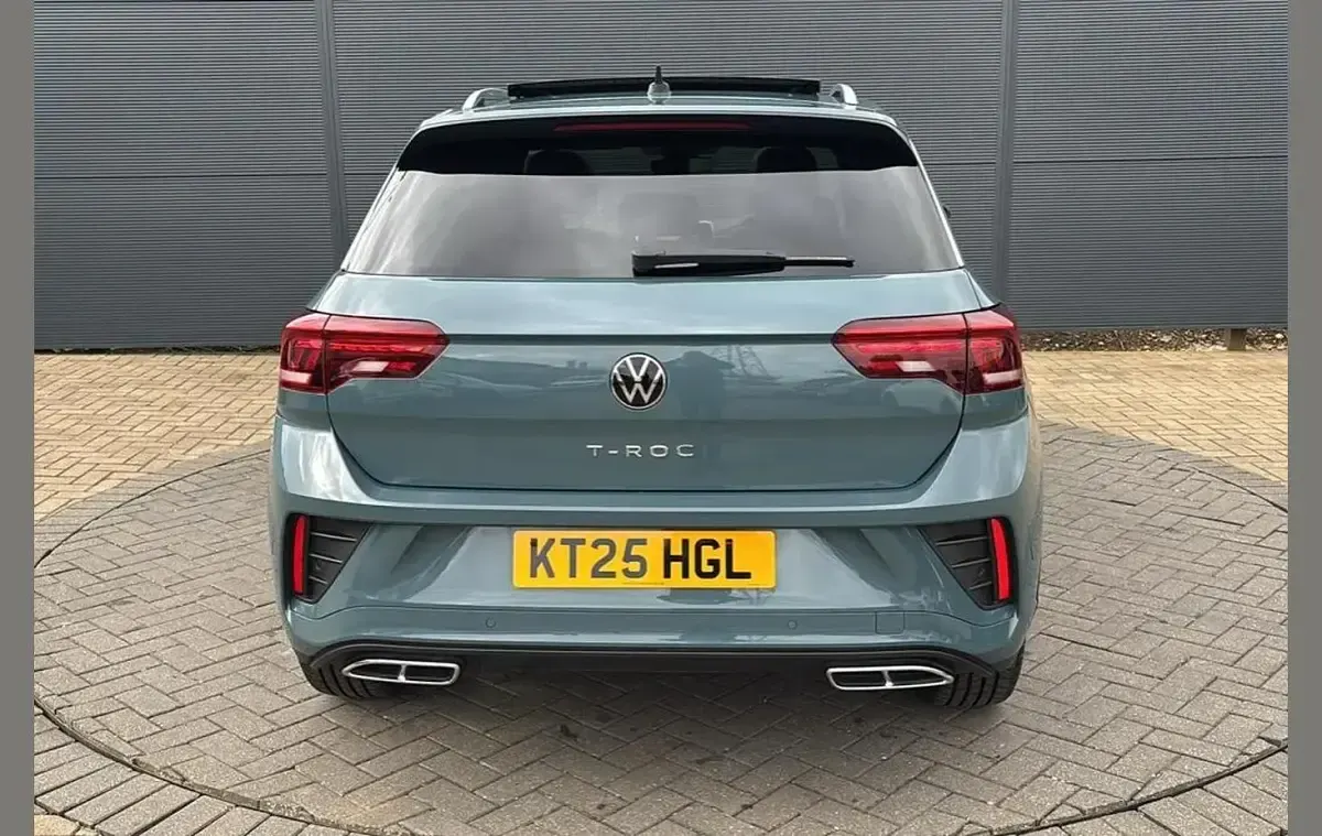 Usado VW T-Roc R-line 150 HP (110 kW) 2025 Azul SUV