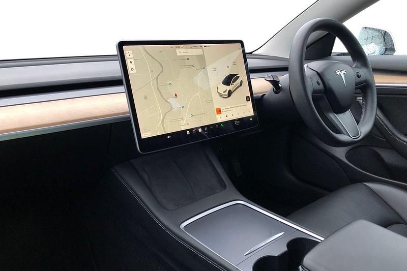 Used Tesla Model 3 Long Range AWD 77 kW (106 HP) 2021 White Sedan