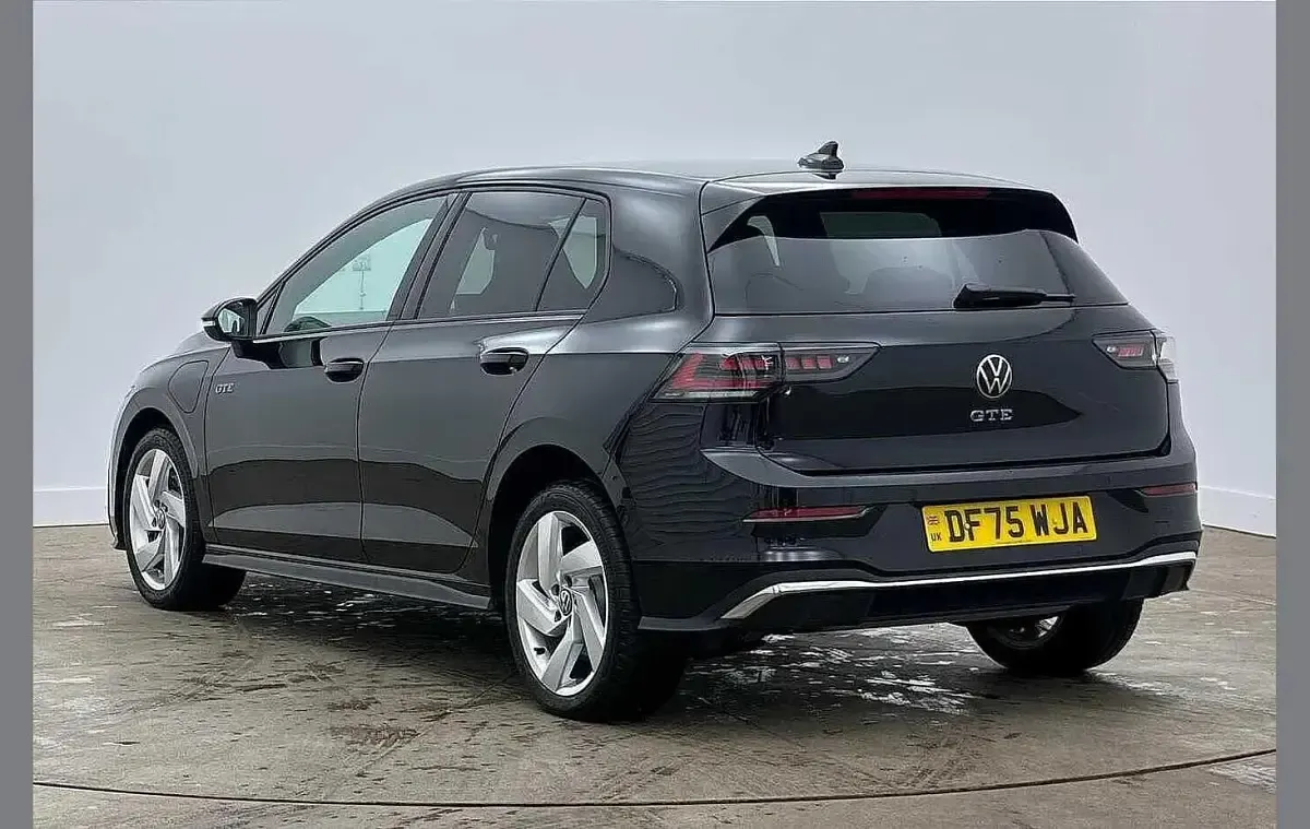 Used VW Golf VIII GTE 272 HP (200 kW) 2026 Black Hatchback