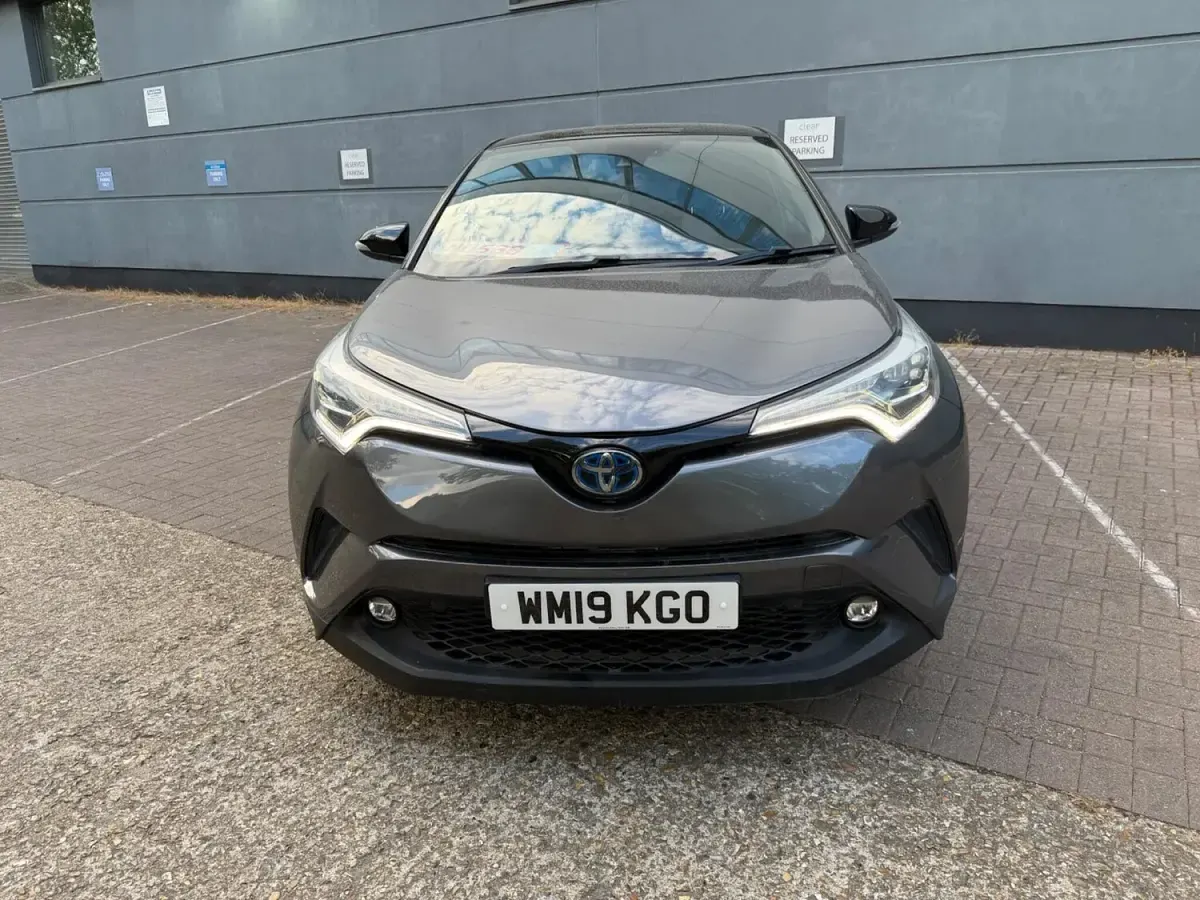 Used Toyota C-HR 122 HP (89 kW) 2019 Grey SUV