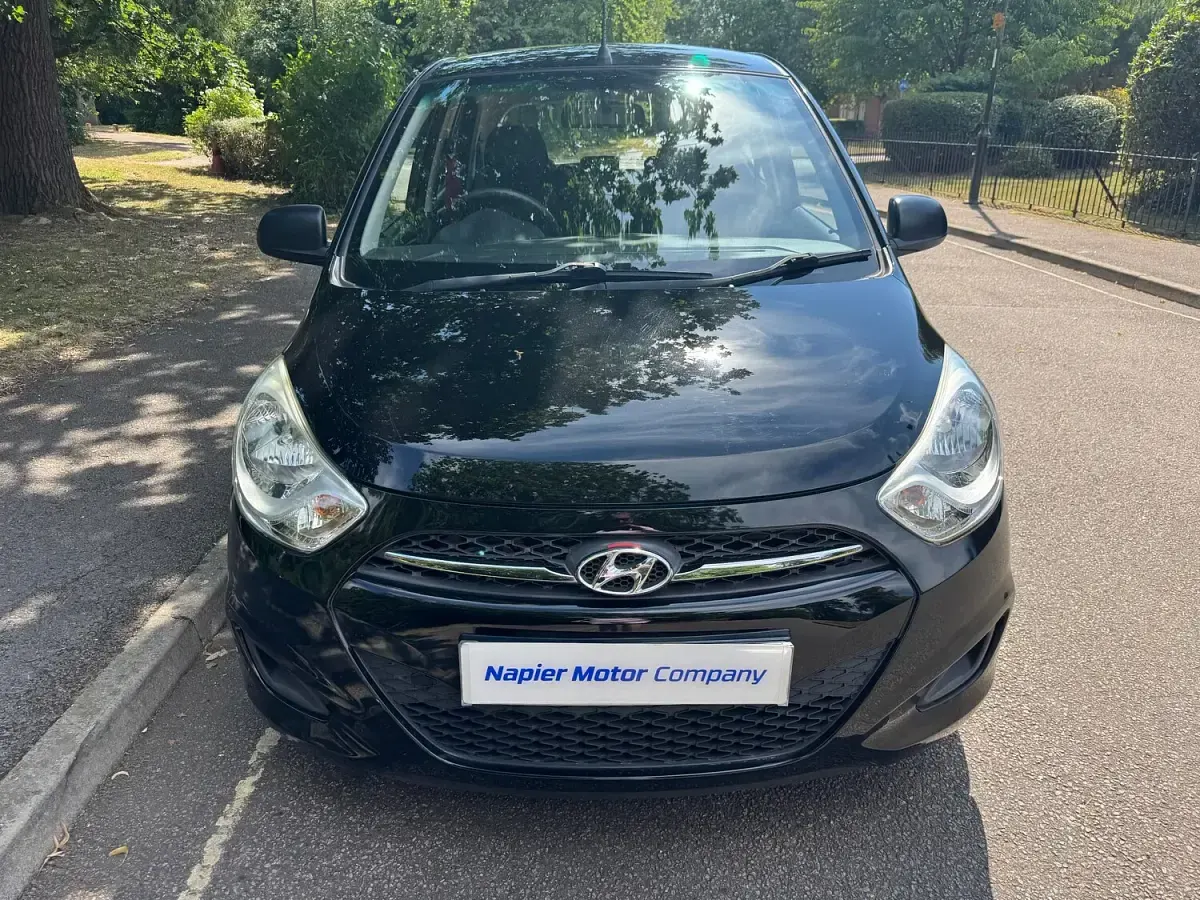 Used Hyundai i10 Classic 85 HP (62 kW) 2013 Black Hatchback