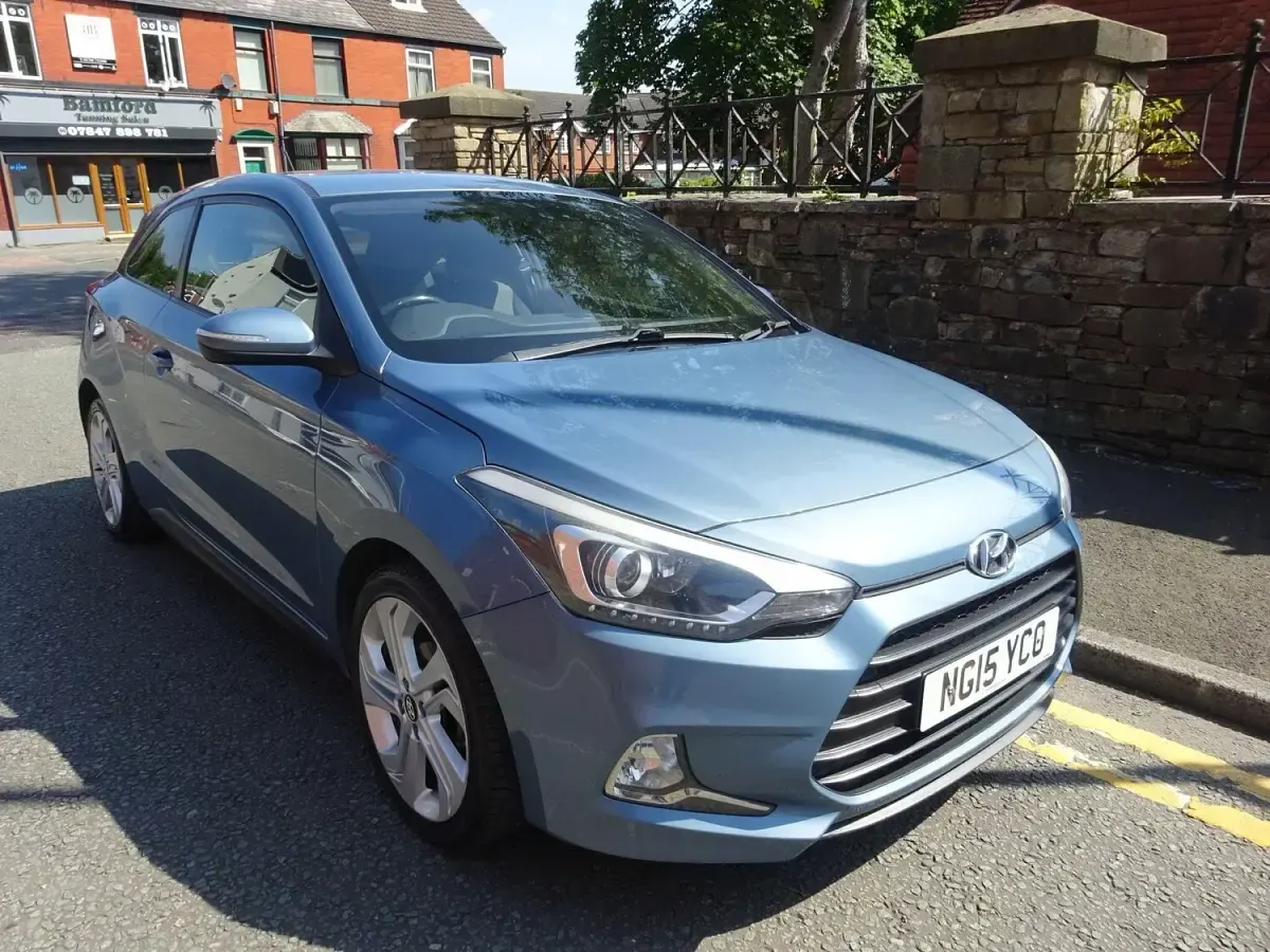 Used Hyundai i20 Sport 84 HP (61 kW) 2015 Blue Coupe