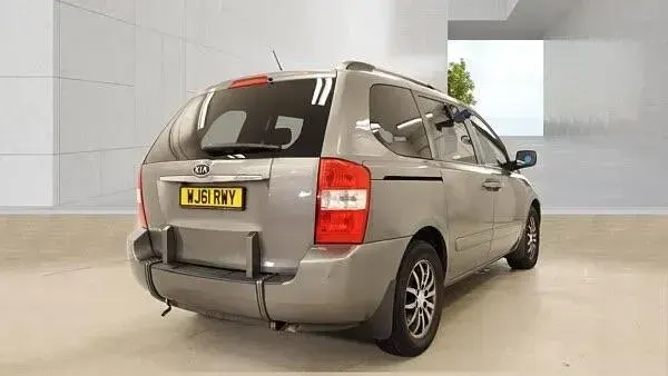 Used Kia Sedona 2011 Silver MPV