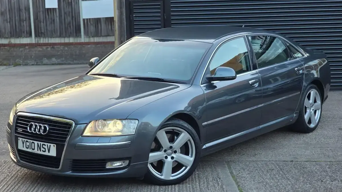 Begagnad Audi A8 Comfort 2010 Grå Sedan