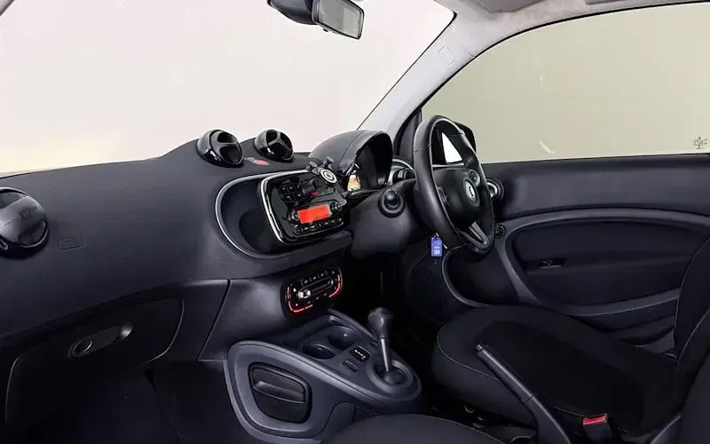 Used Smart ForTwo Coupé Passion 71 HP (52 kW) 2018 White Coupe