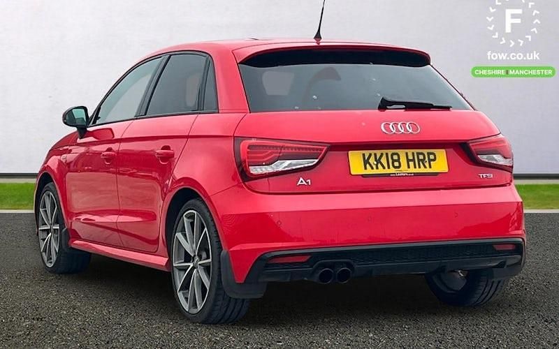 Usado Audi A1 Sportback Black Edition 125 HP (91 kW) 2018 Vermelho Citadino