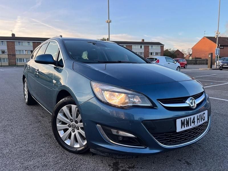 Blue Used 2014 Vauxhall Astra Elite Estate | £3,495 (Fair price) - Image 1/4