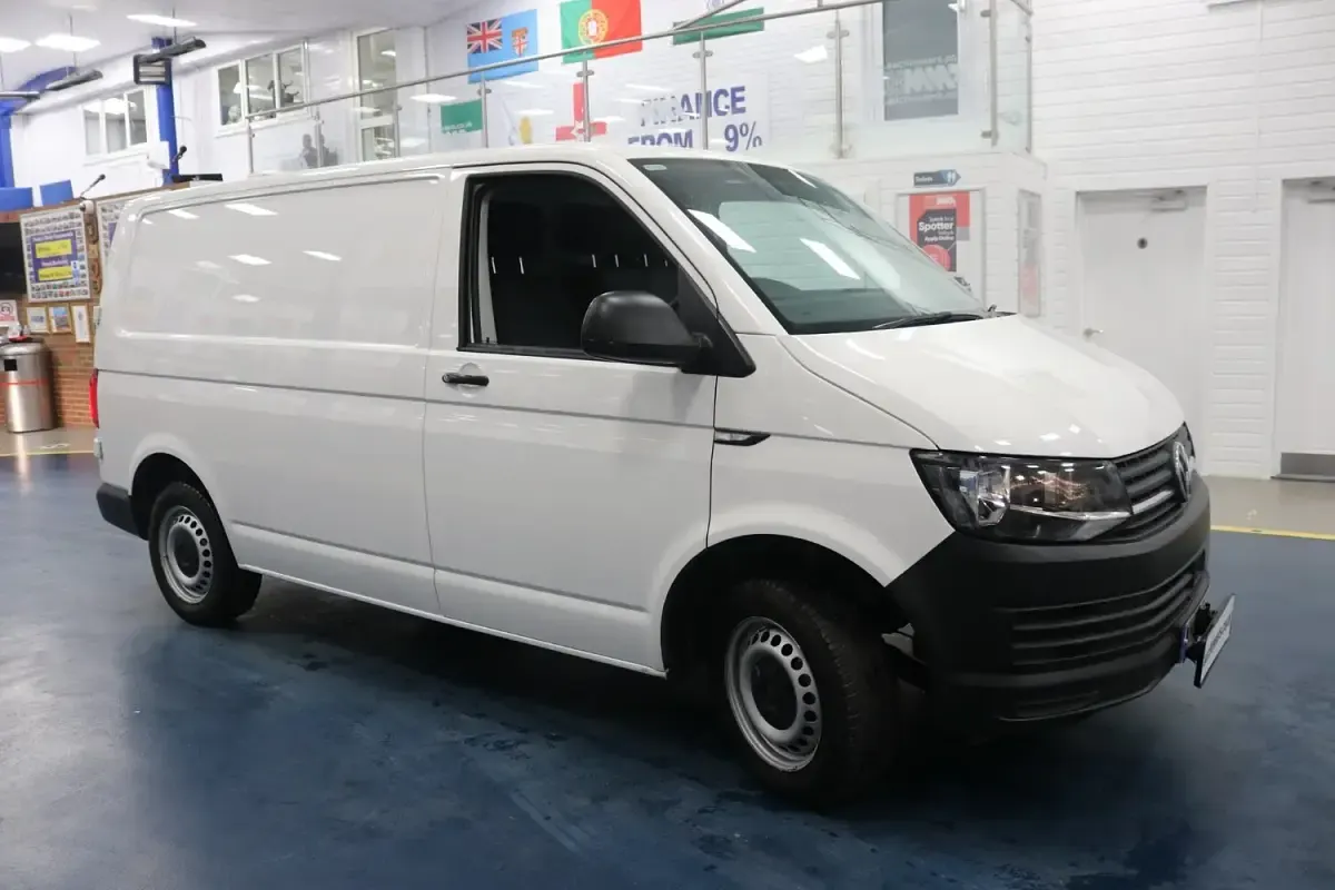 Used VW Transporter Startline 102 HP (75 kW) 2017 White Van