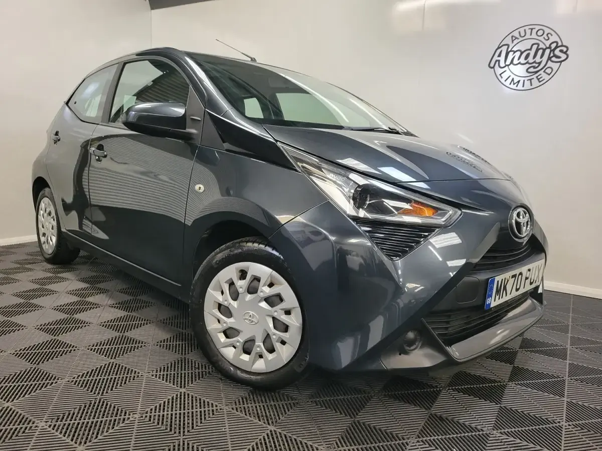 Used Toyota Aygo X-play 72 HP (52 kW) 2020 Grey Hatchback