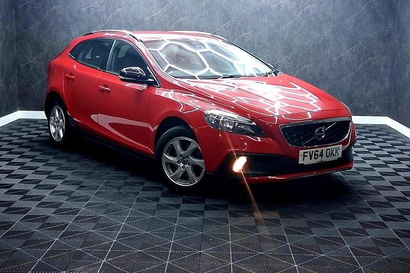 Used 2014 Volvo V40 CC SE Estate | £4,990 (Fair price) - Image 1/1