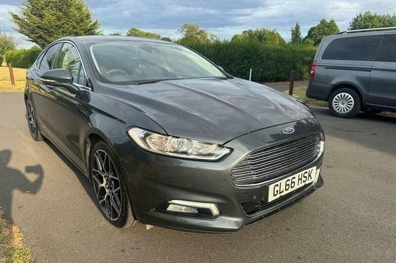 Green Used 2016 Ford Mondeo Titanium Hatchback | £4,995 (Good price) - Image 1/1