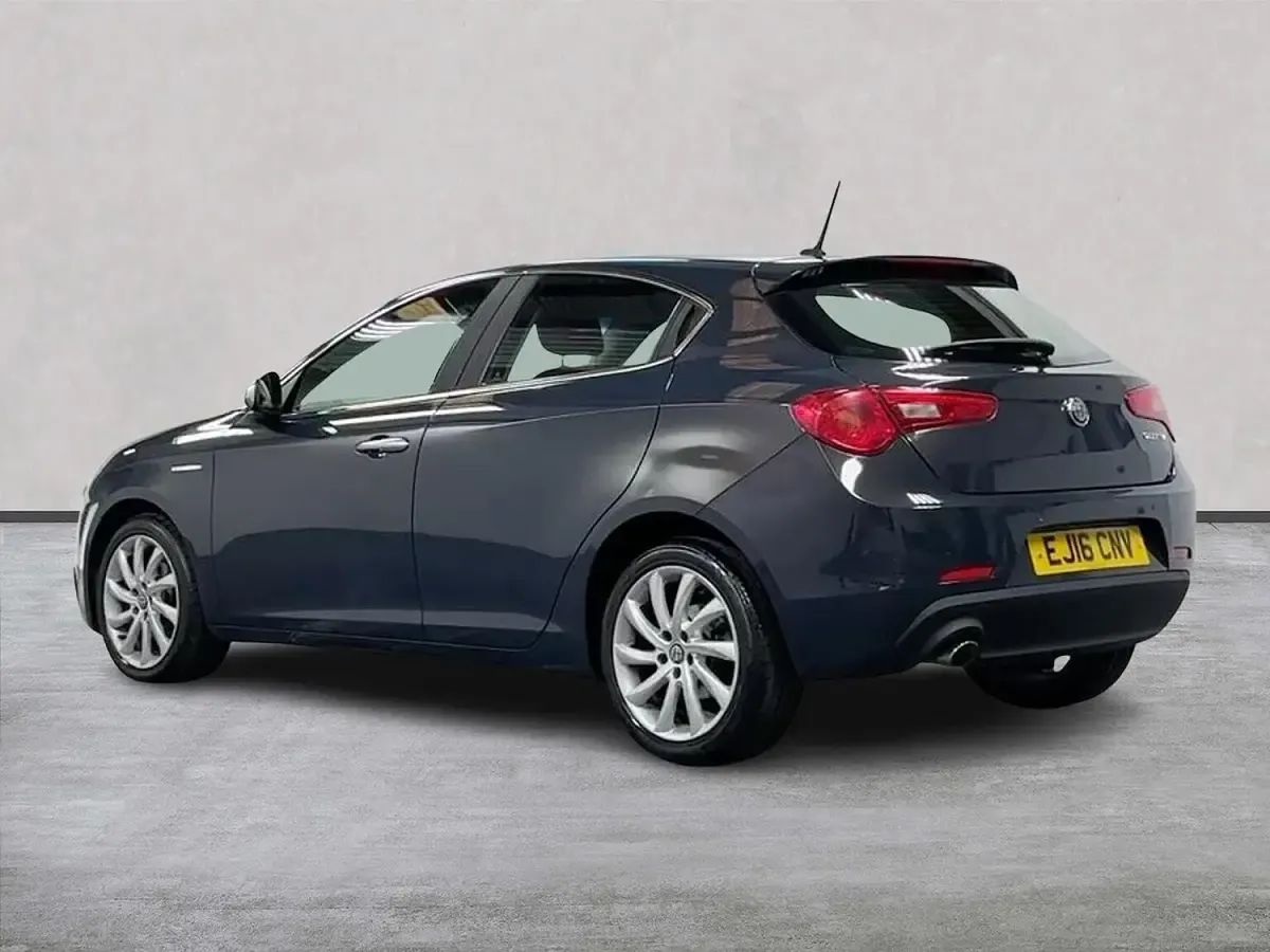 Used Alfa Romeo Giulietta Super 120 HP (88 kW) 2016 Blue Hatchback