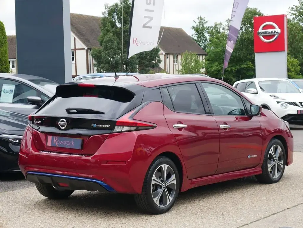 Used Nissan Leaf Tekna 110 kW (150 HP) 2019 Red Hatchback