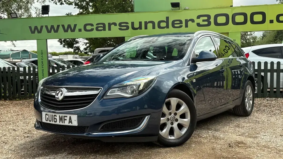 Used Vauxhall Insignia S 136 HP (100 kW) 2016 Blue Estate