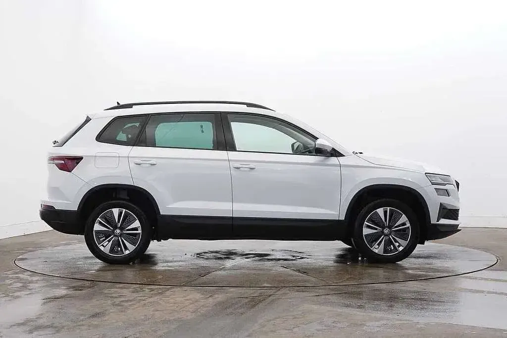 Used Skoda Karoq SE Drive 150 HP (110 kW) 2024 Moon white metallic SUV