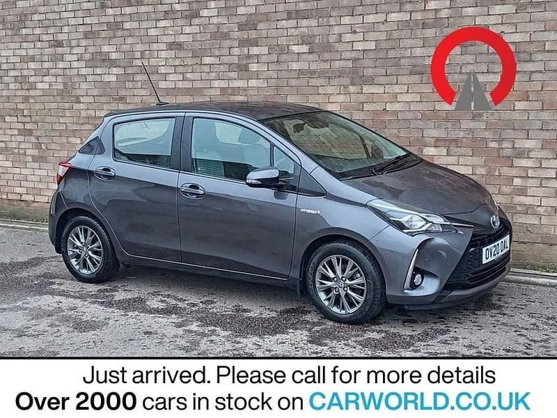 Used Toyota Yaris 100 HP (73 kW) 2020 Grey Hatchback