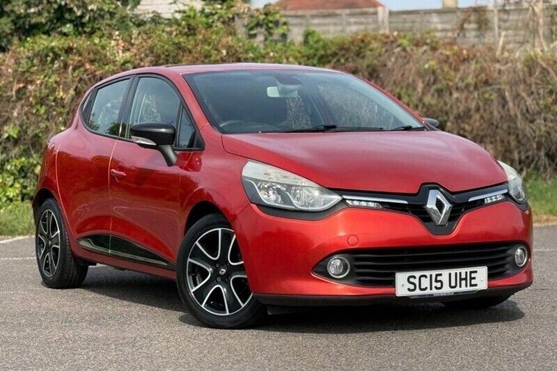 Red Used 2015 Renault Clio IV Dynamique Hatchback | £4,480 (Fair price) - Image 1/1