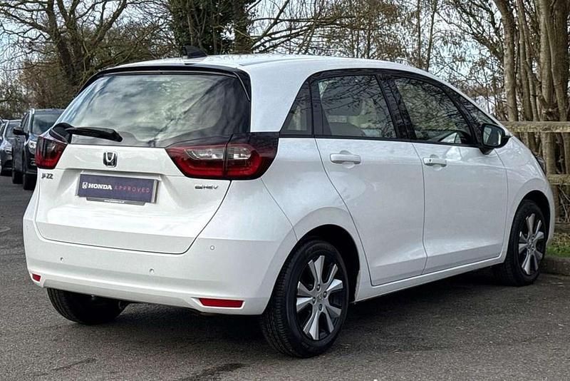Used Honda Jazz Hybrid 109 HP (80 kW) 2022 White Hatchback