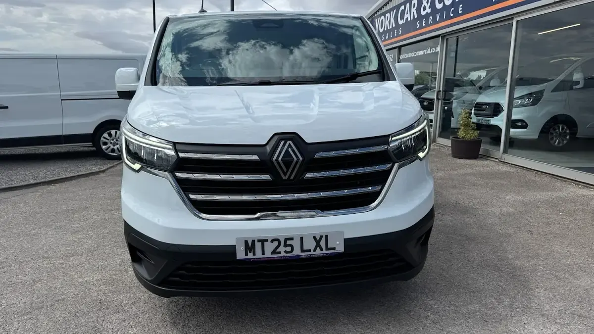 Used Renault Trafic 2025 White MPV
