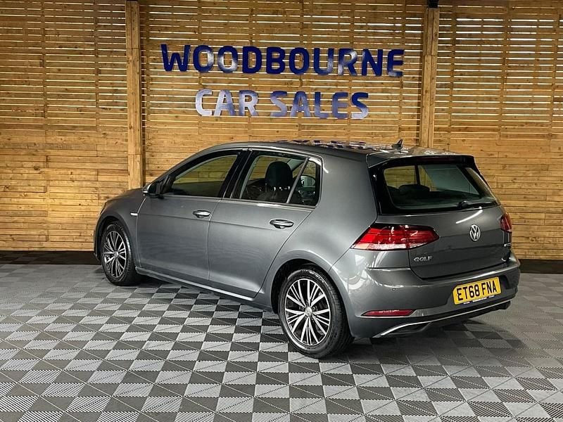 Used VW Golf VII SE 130 HP (95 kW) 2019 Grey Hatchback