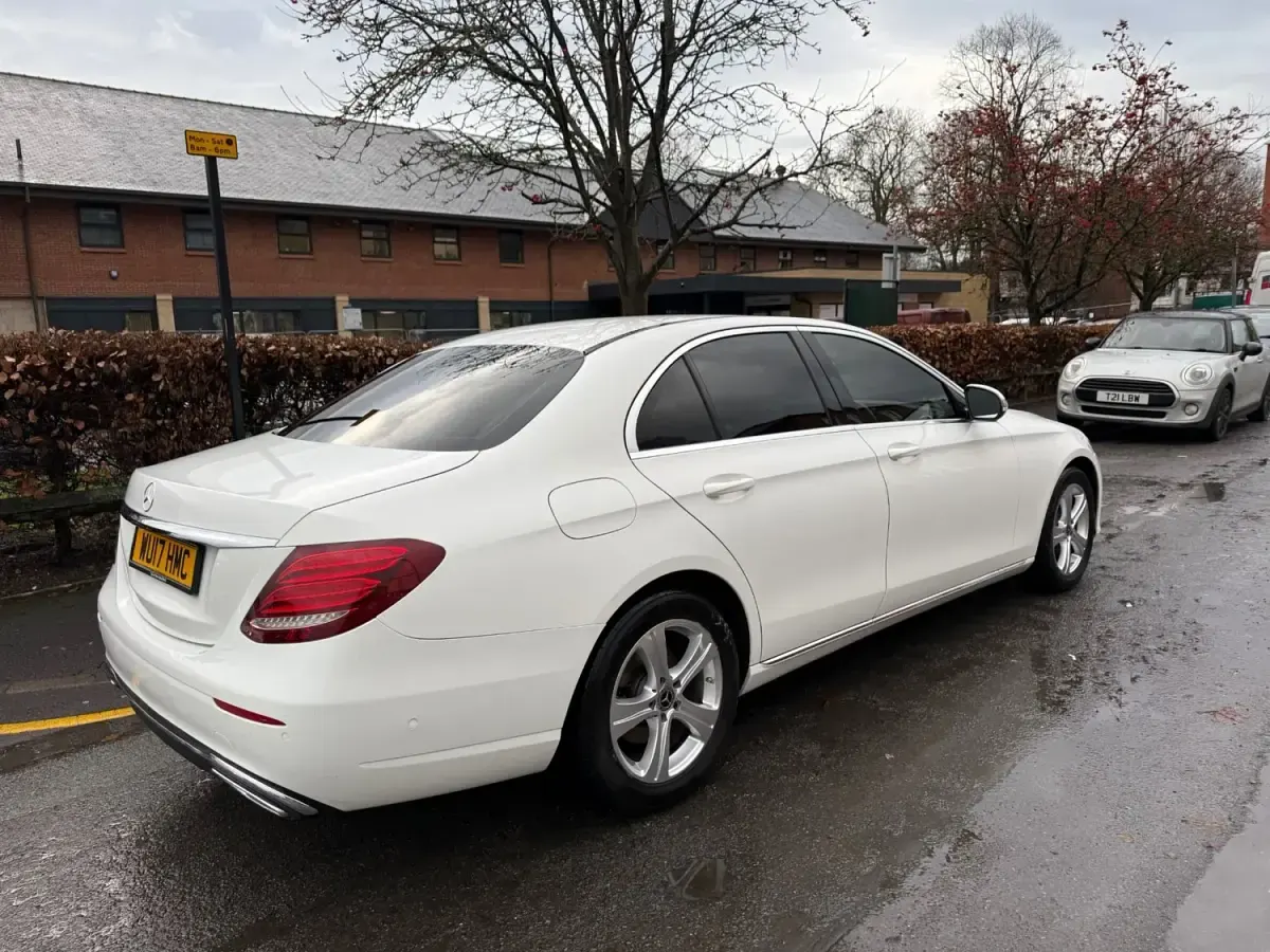 Usado Mercedes E200 SE 150 HP (110 kW) 2017 Branco Sedan