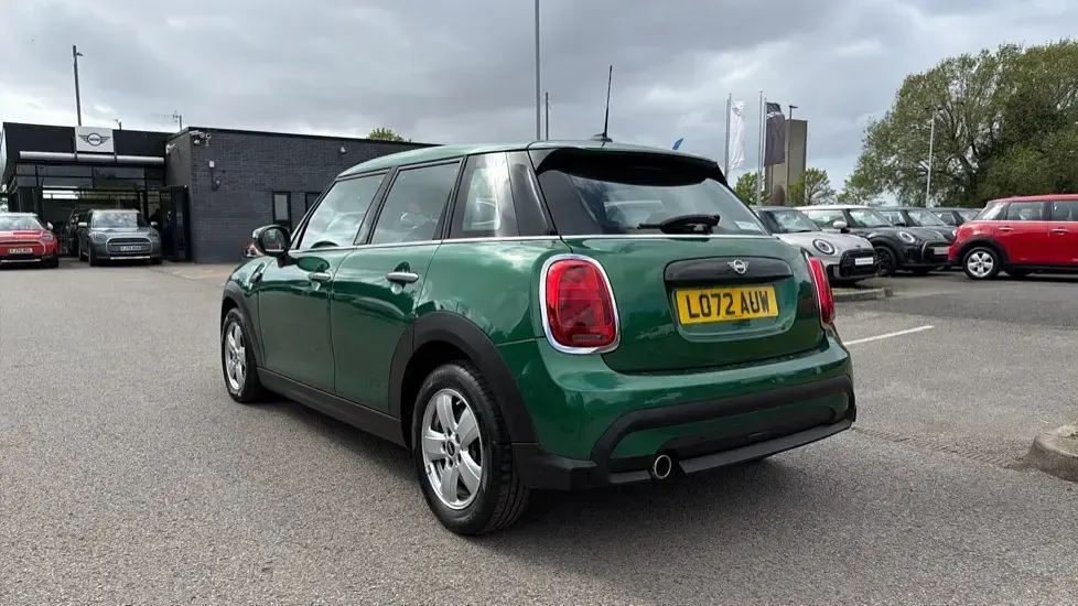 Used Mini Cooper Classic 134 HP (98 kW) 2022 Green Hatchback