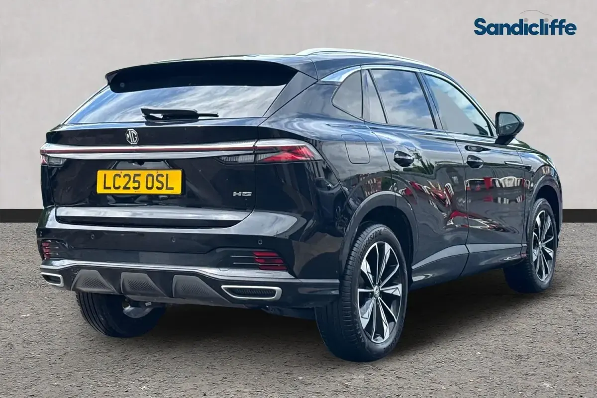 Used MG HS Trophy 170 HP (125 kW) 2024 Metallic  black pearl SUV