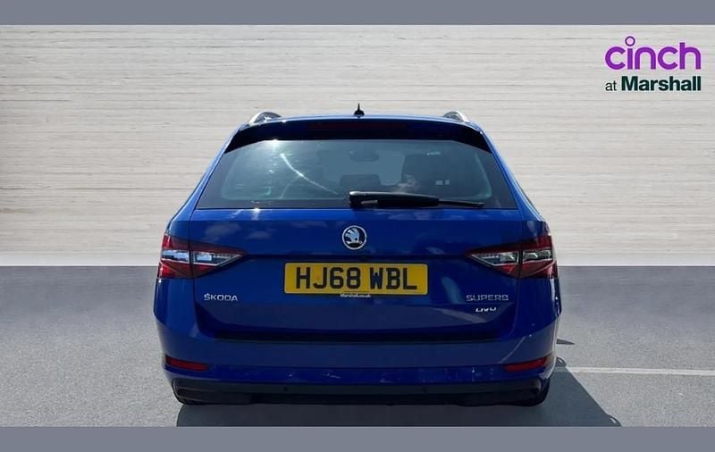 Used Skoda Superb 190 HP (139 kW) 2018 Blue Estate